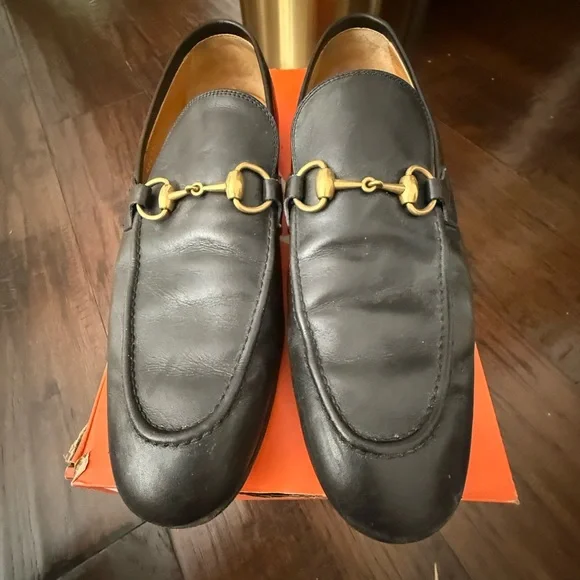 Gucci | Shoes | Gucci Mens Black Authentic Leather Loafers  display picture 2